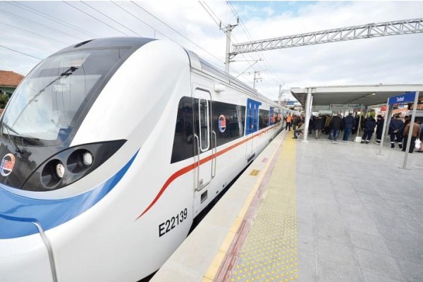 İZBAN MAĞDURİYET YARATIYOR