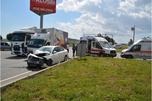 ALOSBİ KAVŞAĞI’NDA KAZA