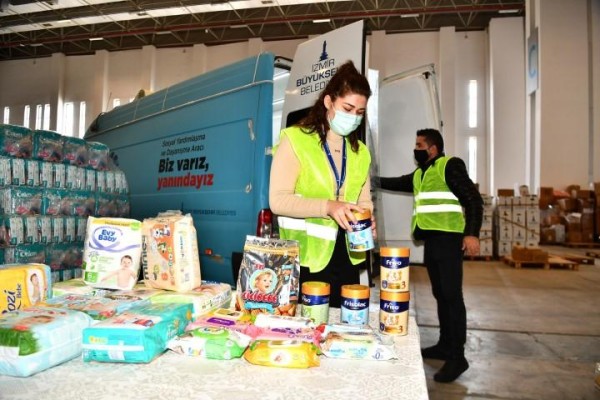 BÜYÜKŞEHİR’DEN BEBEK BEZİ VE MAMA DESTEĞİ