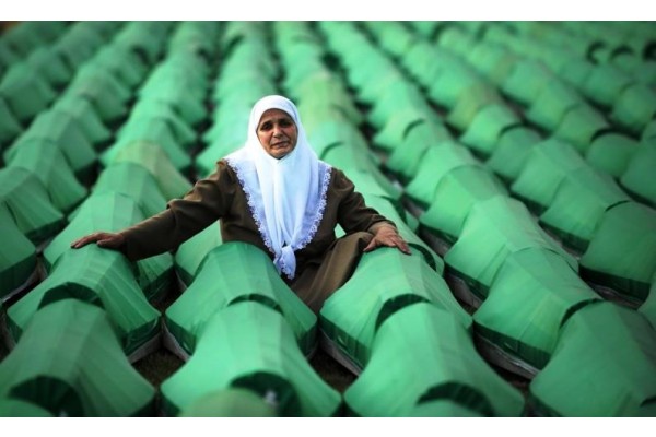Srebrenitsa Katliamı’nı UNUTMA!