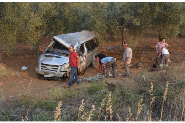 KAMYONET TAKLA ATTI: 1 ÖLÜ