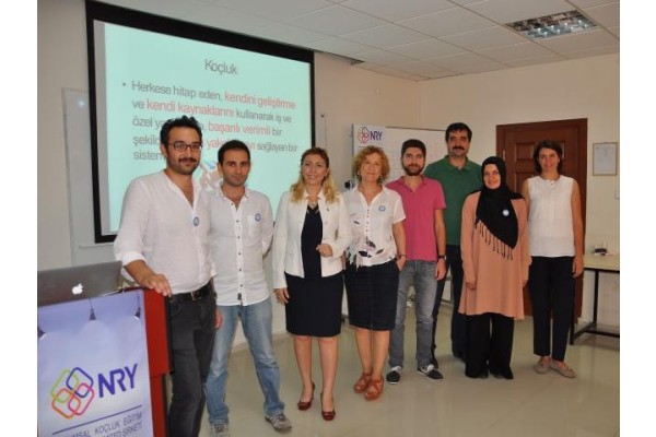 ALİAĞA’DAKİ AKADEMİSYENLERE KOÇLUK EĞİTİMİ