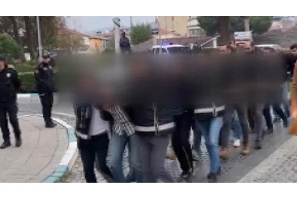 Suç örgütü operasyonunda 25 şüpheli tutuklandı