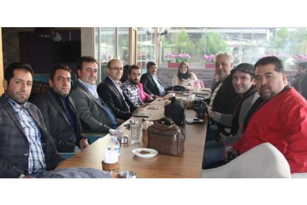 AK Parti, Gazetecileri Unutmadı