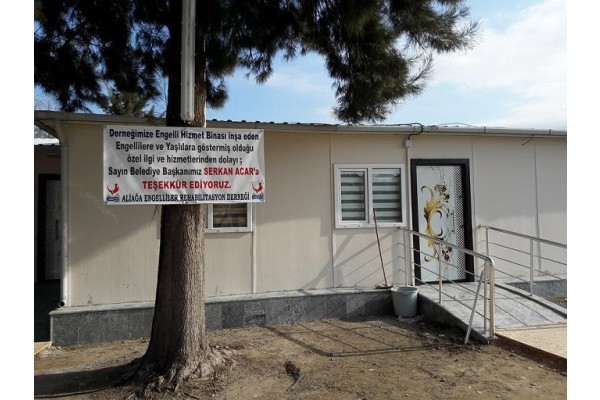 ENGELLİLER İÇİN YAPILAN BİNA ŞİKAYET EDİLDİ