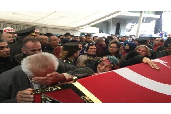 ŞEHİT YÜZBAŞIYA HÜZÜNLÜ VEDA