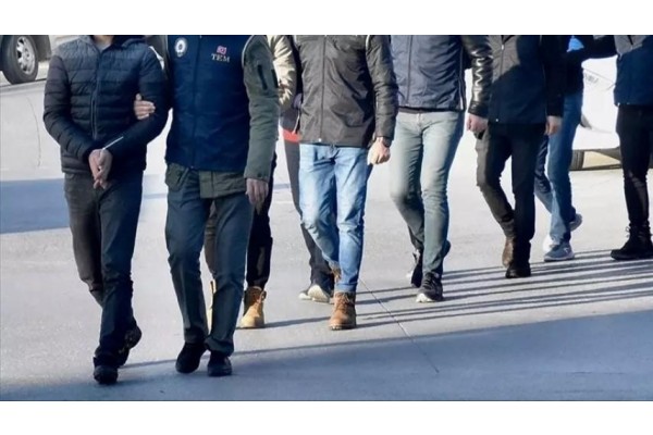FETÖ operasyonunda 9 kişi yakalandı