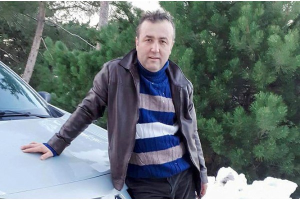 DEMİRLERİN ALTINDA KALAN İŞÇİ YAŞAMINI YİTİRDİ