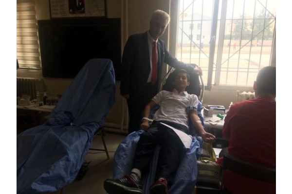 KAN VER HAYAT KURTAR