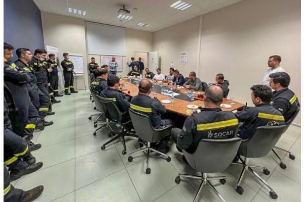 PETROL İŞ’TEN STAR RAFİNERİ İŞÇİLERİYLE İFTAR