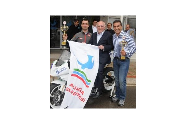 BALKANLARDA ALİAĞA BELEDİYESİ RÜZGÂRI ESTİ