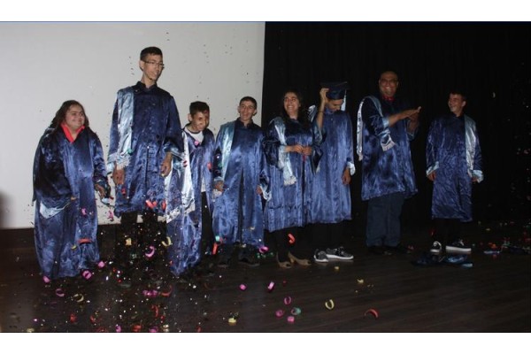 ENGELLİ ÖĞRENCİLERİN MEZUNİYET SEVİNCİ