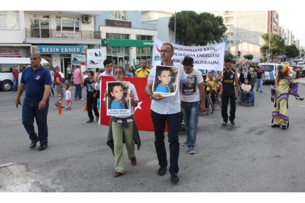 ENGELLİLERDEN FARKINDALIK YÜRÜYÜŞÜ