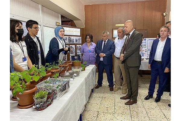 ALP OĞUZ ANADOLU LİSESİ’NDE BİLİM FUARI