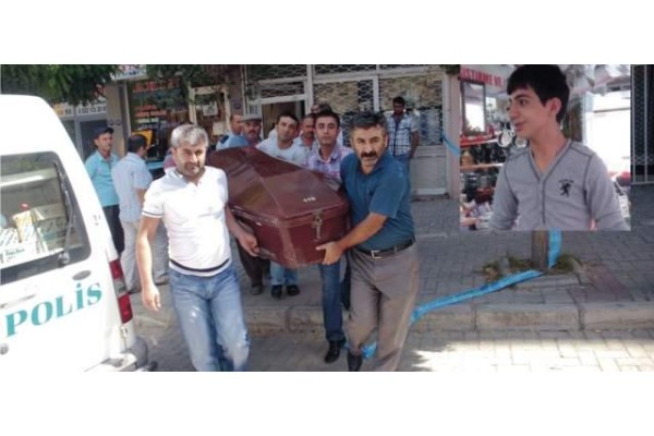 17 YAŞINDAKİ GENÇ KENDİNİ ASTI