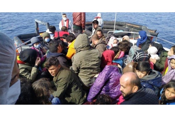 59 DÜZENSİZ GÖÇMEN KURTARILDI