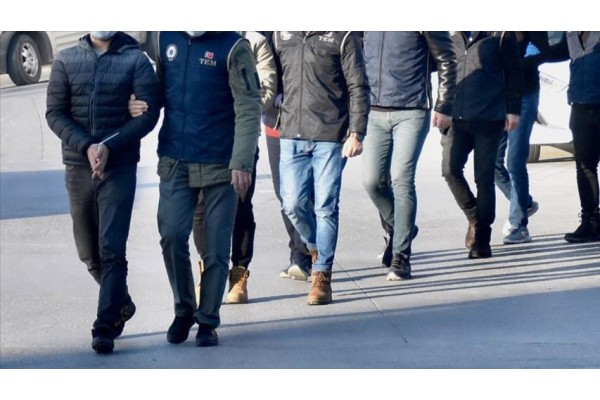 FETÖ OPERASYONUNDA 100 TUTUKLAMA