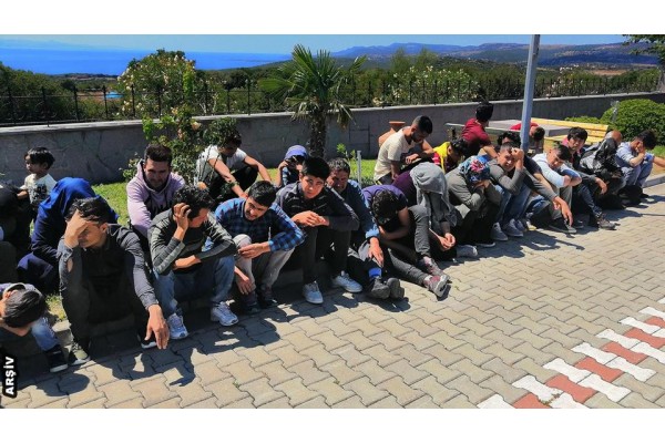 126 DÜZENSİZ GÖÇMEN YAKALANDI