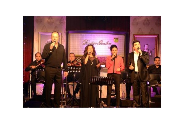 Aliağa, radyo nostaljisini TV'de yaşattı