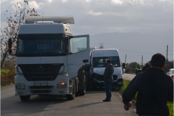 OSB YOLUNDA TRAFİK KAZASI: 1 YARALI