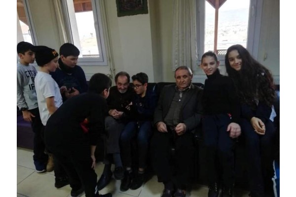 ÖĞRENCİLERDEN HUZUREVİ ZİYARETİ