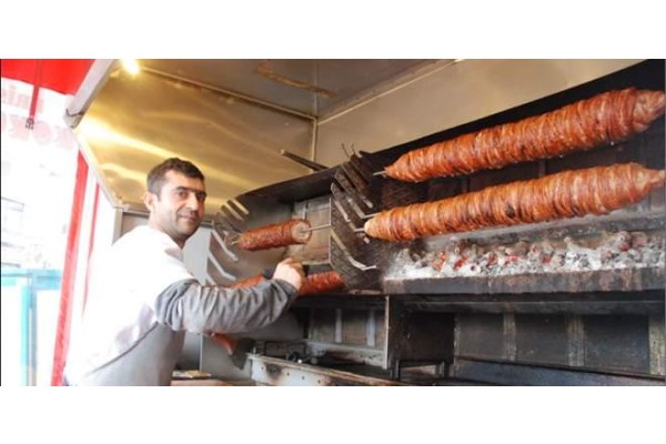 'OYLAR PARTİYE DEĞİL ADAYA'