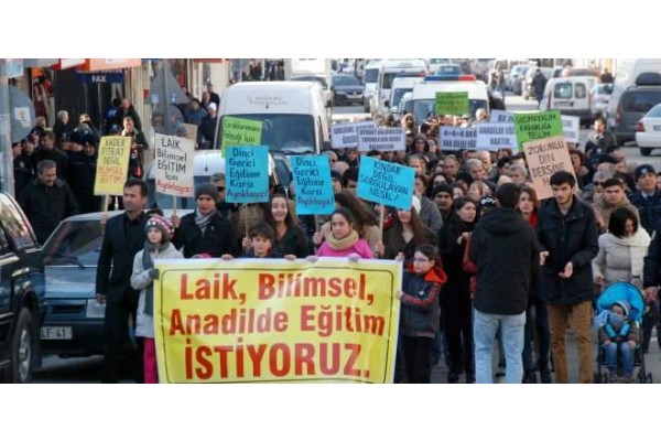 BHH, ALİAĞA'DA 'LAİK EĞİTİM' DEDİ