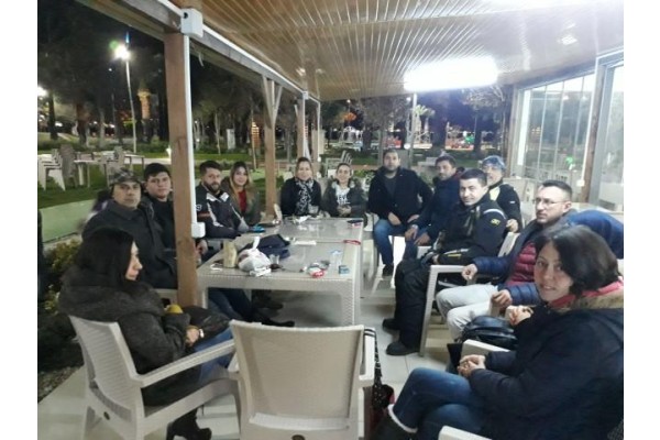 SOKAK HAYVANLARI İÇİN BİR ARAYA GELDİLER