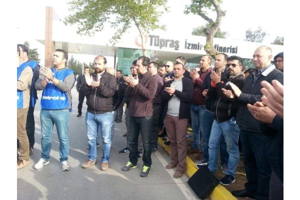 TÜPRAŞ ÇALIŞANLARI İŞ BIRAKTI