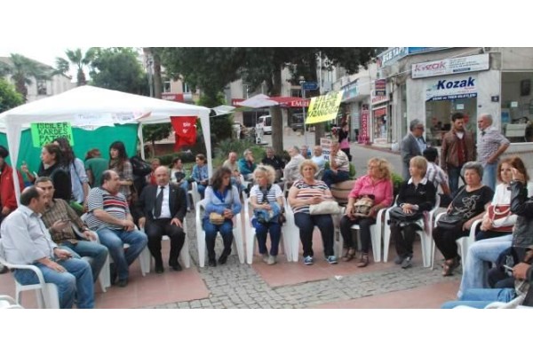 CHP DİKİLİ, İŞÇİLERE DESTEK VERMEYE GELDİ