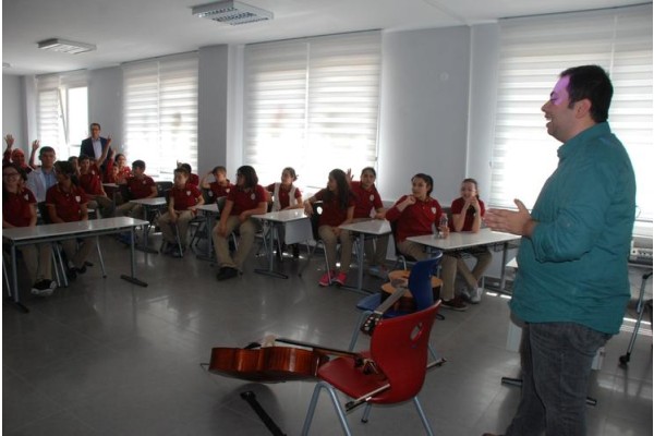 ÜNLÜ ÇELLO SANATÇISI ÇAPA KOLEJİ'NDE