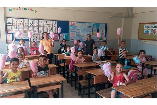 Halk Eğitim’den çocuklara pamuk şeker