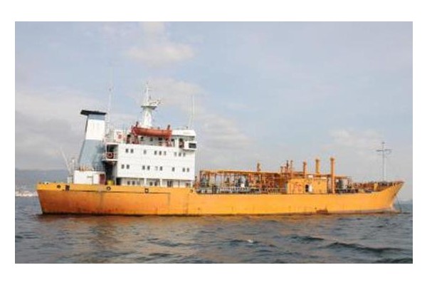 HACİZLİ GEMİ, SÖKÜM İÇİN ALİAĞA’YA GETİRİLİYOR