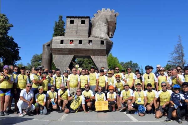 TROYA’DAN PERGAMON’A 250 KM PEDAL BASTILAR