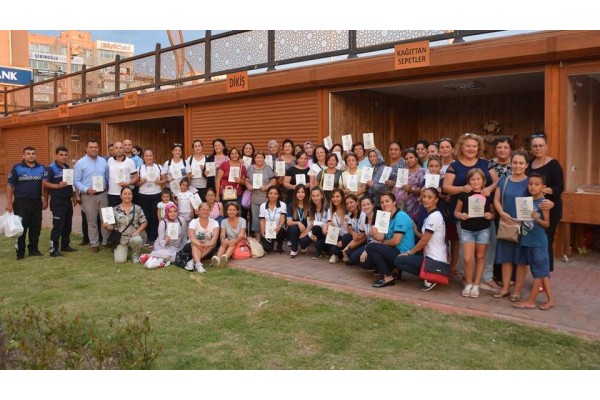 GÖNÜLLÜ KADINLARDAN TEMİZ ÇEVRE ETKİNLİĞİ