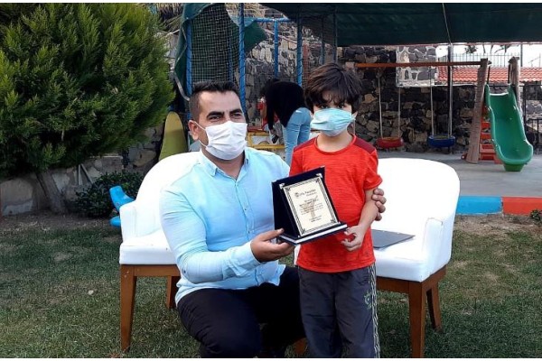 MİNİK KARATECİYE OKULUNDAN ÖDÜL