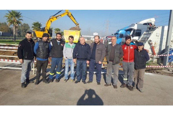 SANAYİ SİTESİ’NİN YOLUNU KİM YAPTIRTIYOR?