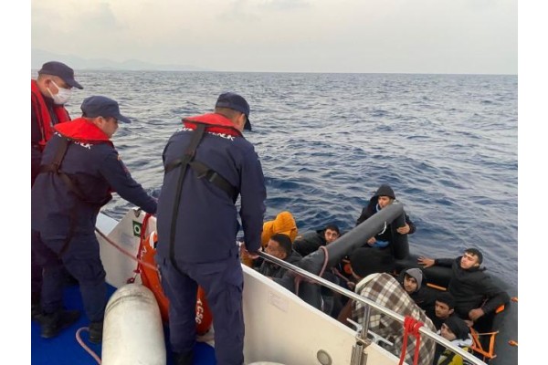 42 düzensiz göçmen yakalandı