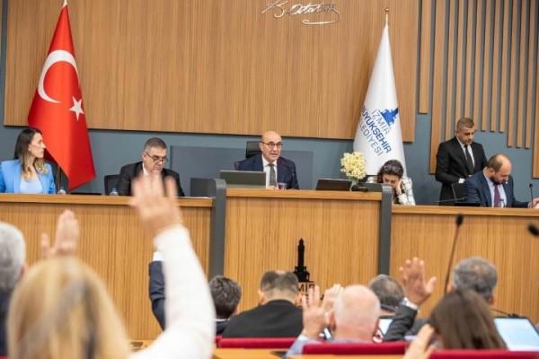 “İzmir’e bir metro hattını da devletimiz yapsın”