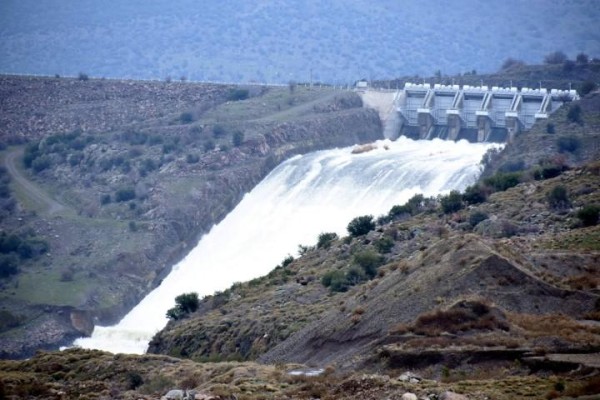 BARAJIN KAPAKLARI AÇILDI
