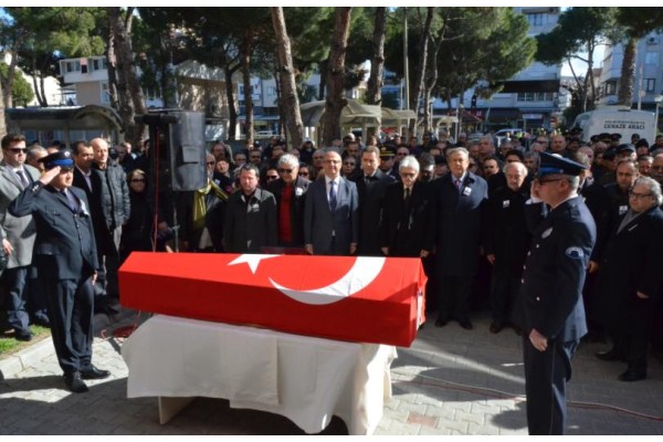 KAYMAKAM SEZGİN GÖZYAŞLARIYLA UĞURLANDI