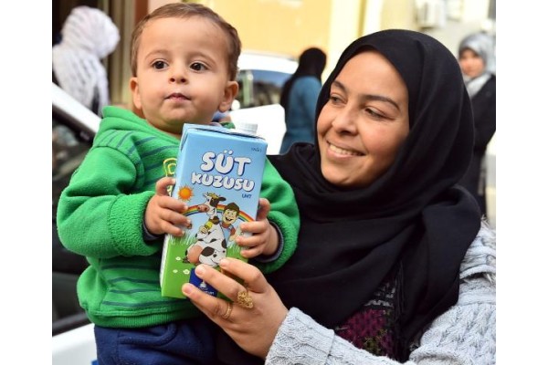 SURİYELİ ÇOCUKLARA İZMİR ŞEFKATİ