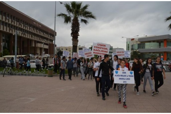 SAĞLIKLI YAŞAM İÇİN YÜRÜYÜŞ YAPTILAR