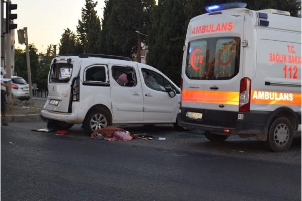 TRAFİK KAZASI: 1 YARALI