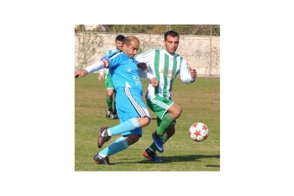 Aliağaspor zirveyi bırakmıyor