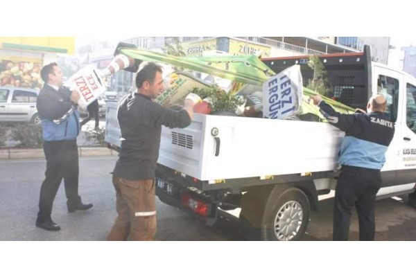 Kaldırım işgaline zabıta denetimi