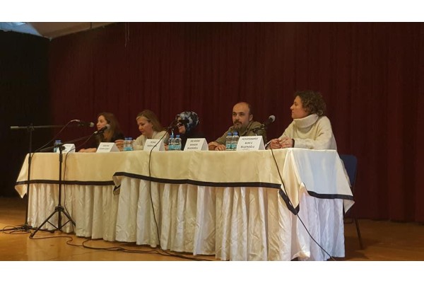 ESKİ MEZUNLAR YENİ ÖĞRENCİLERLE BULUŞTU