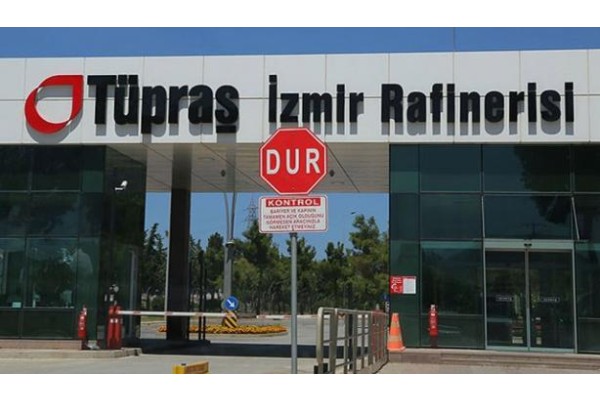 TÜPRAŞ İŞÇİSİ FABRİKAYA KAPANDI