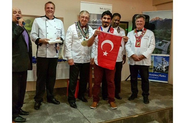 SLOVENYA TAMAM, SIRADA ROMANYA VAR