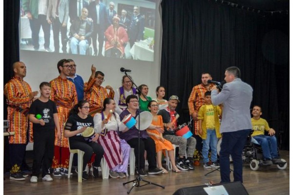 ÖZEL BİREYLER ENGELLERİ BİRLİKTE AŞTI